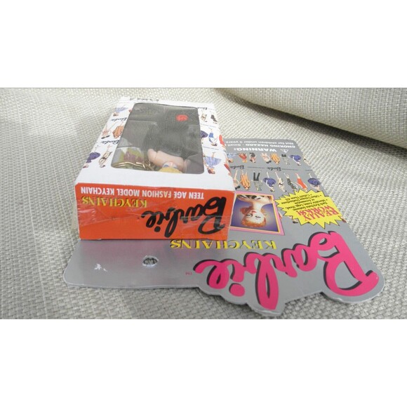 NEW 1995 VINTAGE, by BASIC FUN #701-0, BARBIE SOLO IN THE SPOTLIGHT KEYCHAIN - Picture 8 of 11